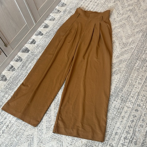 Women’s tan wide leg medium size 6 work office pants - Picture 3 of 7